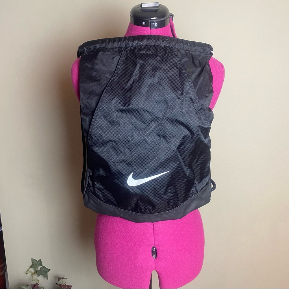 Nike nylon gym sports backpack adjustable straps